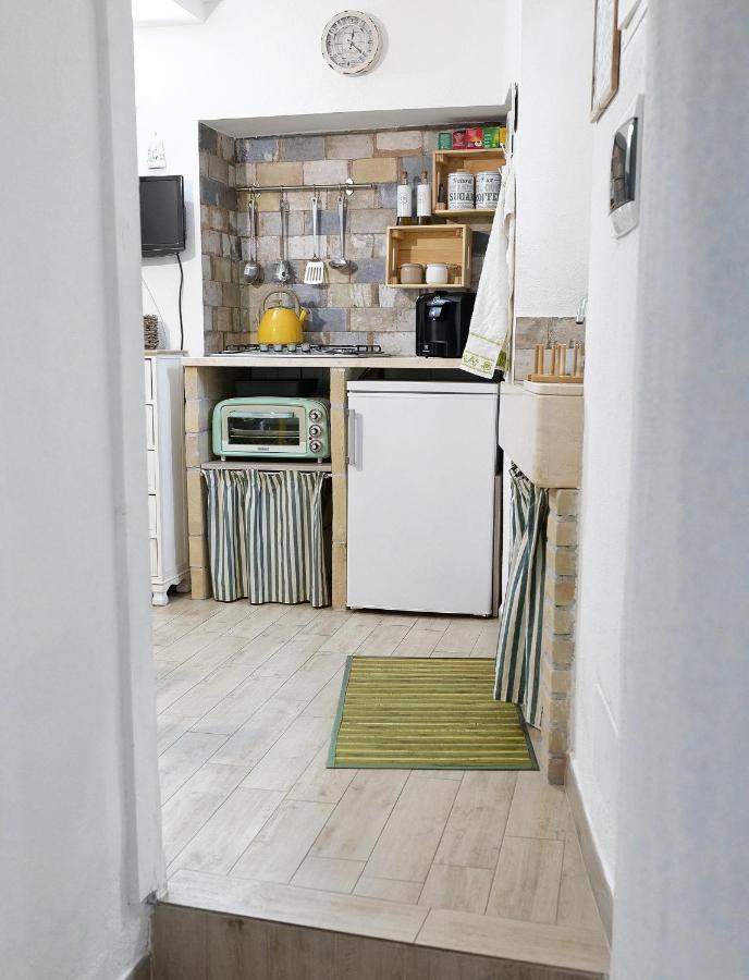 Casa Vacanza La Mia Casetta Сутри Экстерьер фото